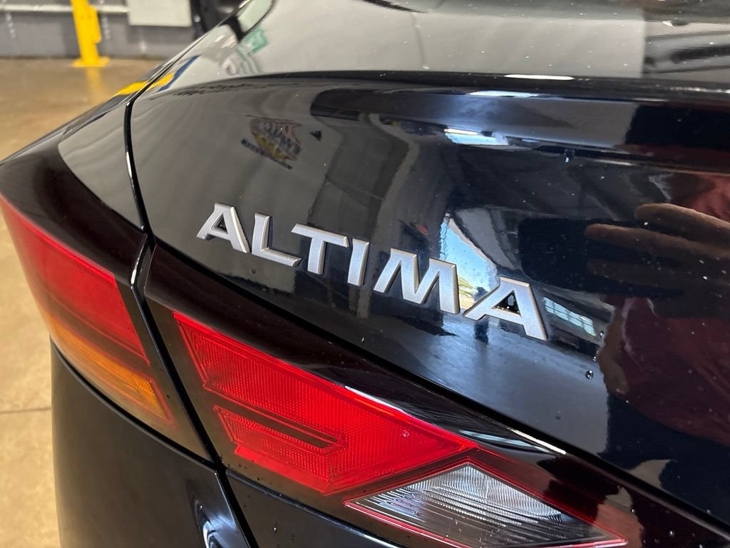 Used 2025 Nissan Altima 2.5 SV FWD image 30