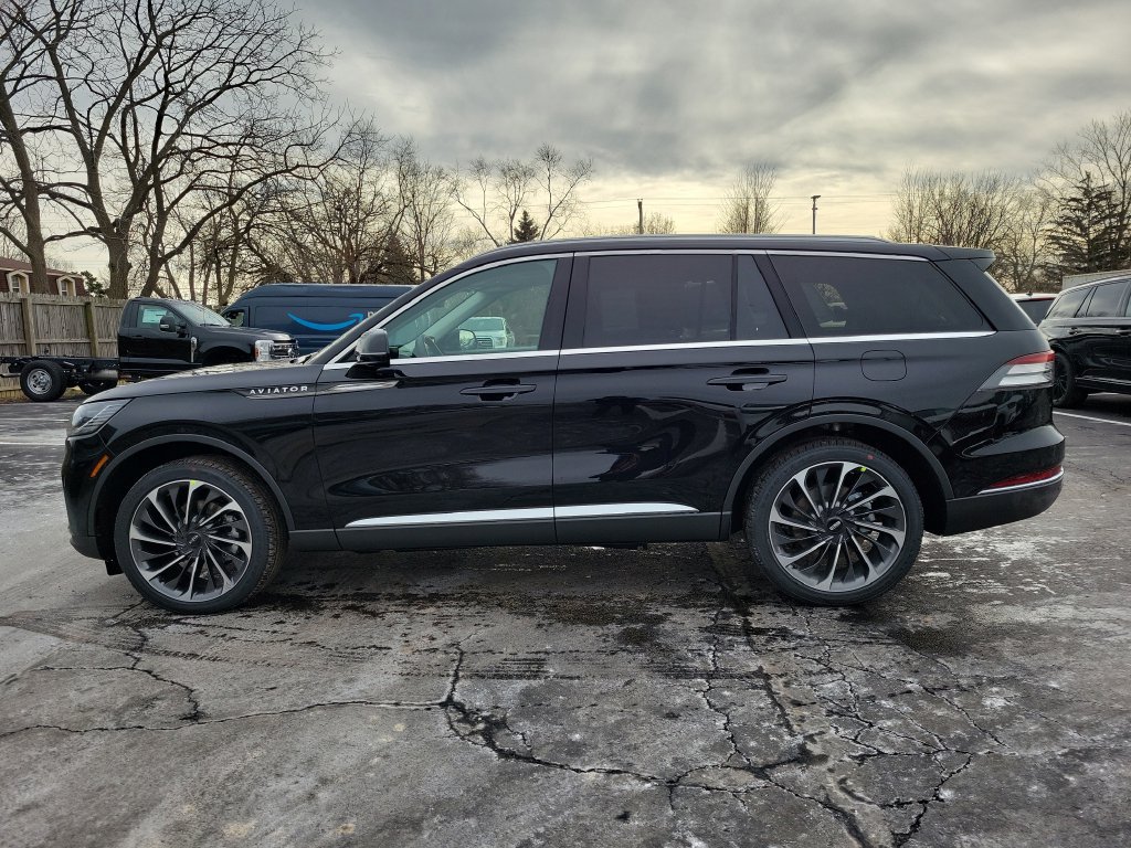New 2026 Lincoln Aviator Reserve w/ Illumination Package AWD/4WD image 7