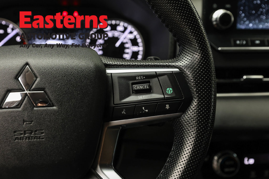 Used 2023 Mitsubishi Outlander SE AWD/4WD image 17