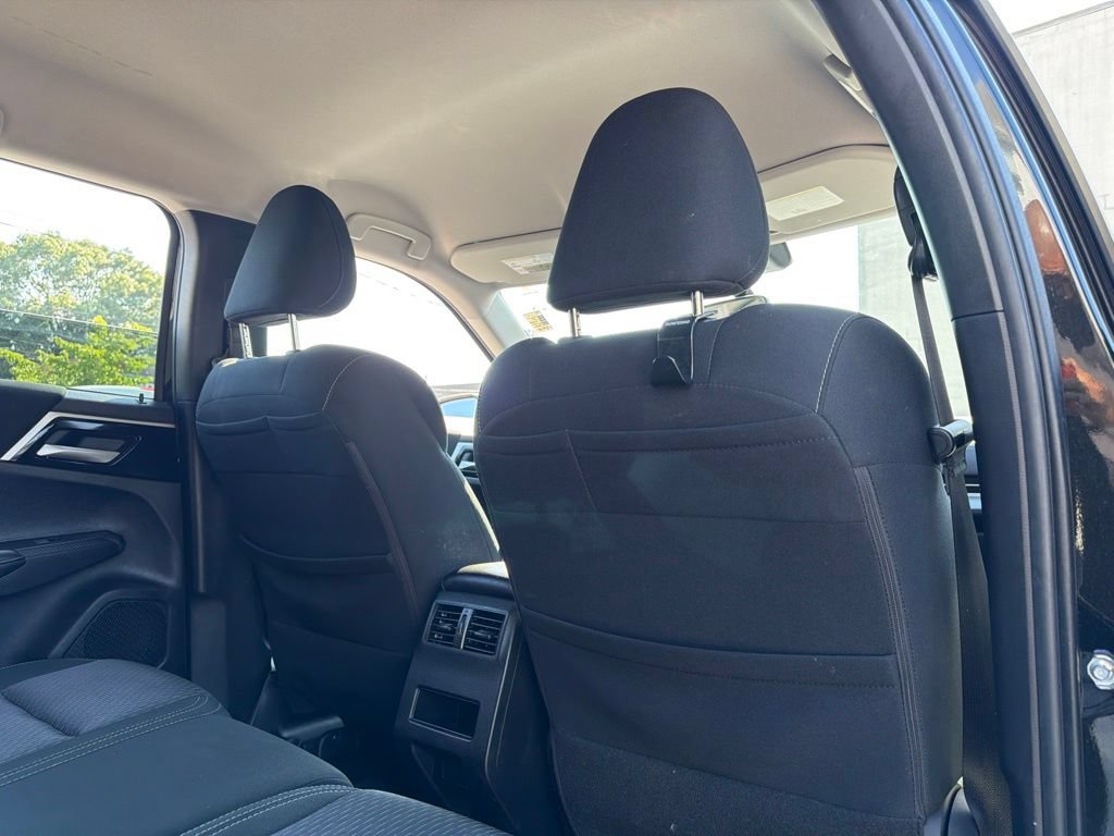 Used 2024 Mitsubishi Outlander ES AWD/4WD image 12