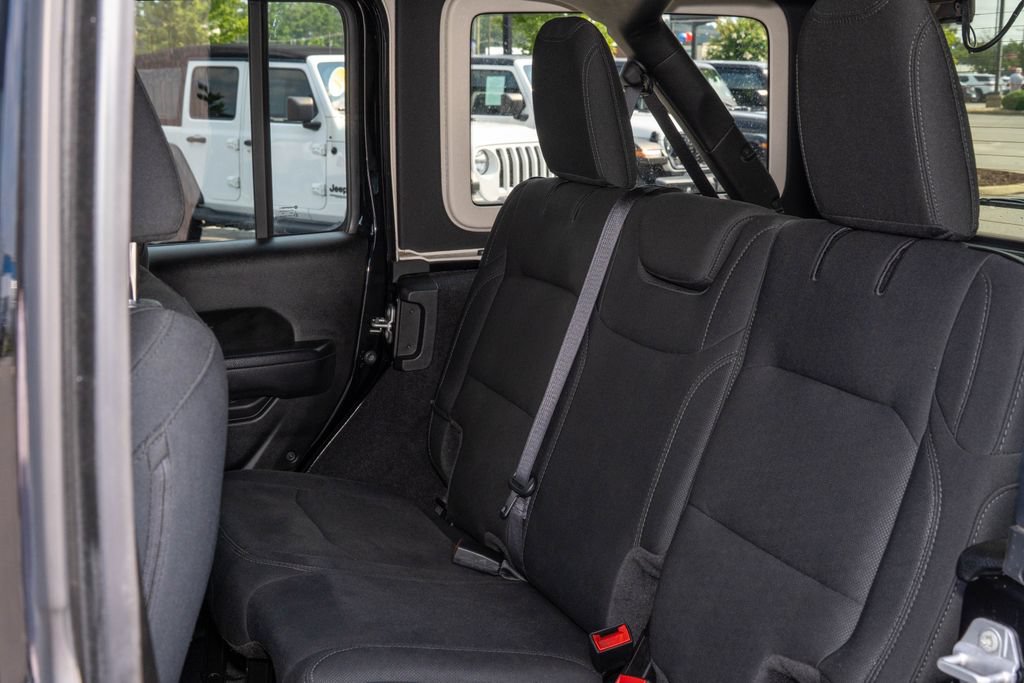 Used 2022 Jeep Wrangler Unlimited Sport AWD/4WD image 17