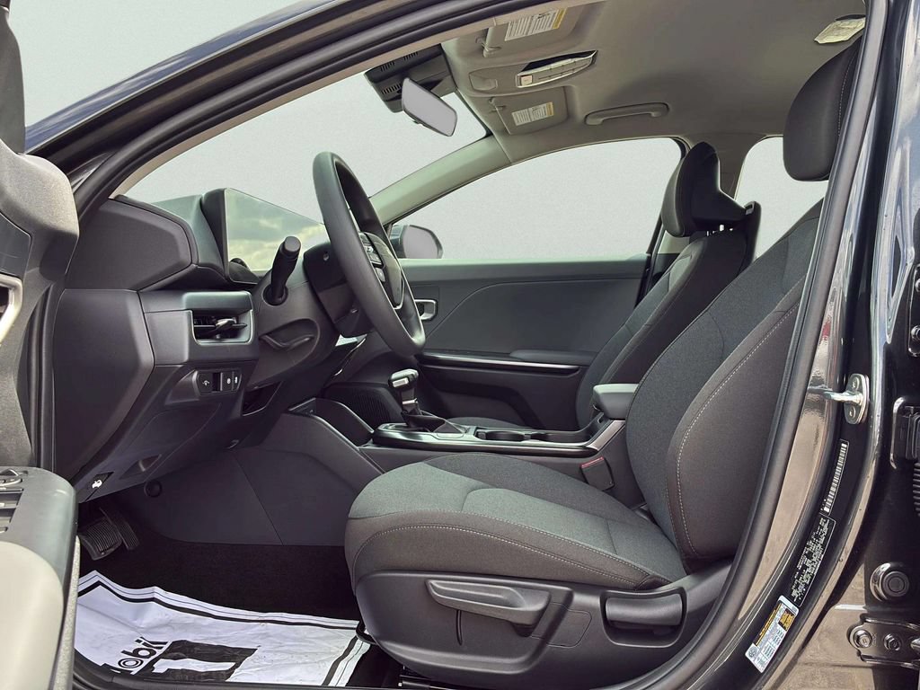 Used 2025 Kia K4 FWD image 27