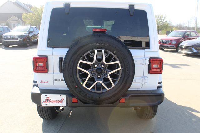 New 2026 Jeep Wrangler Unlimited Sahara AWD/4WD image 4