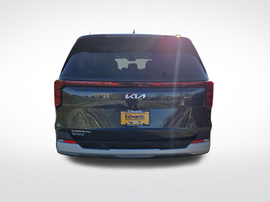 Used 2026 Kia Carnival EX FWD image 4