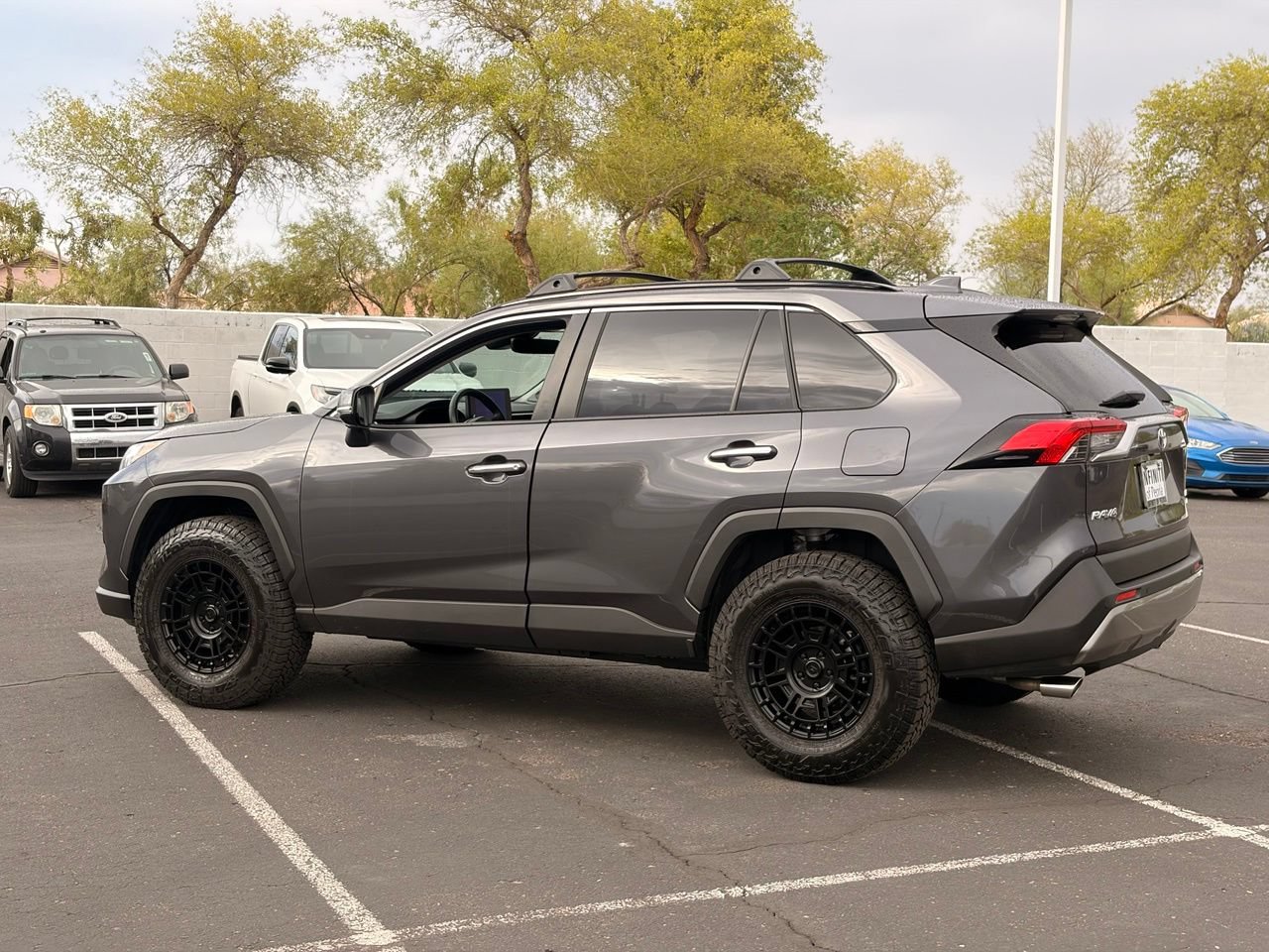 Used 2025 Toyota RAV4 Limited w/ Advanced Technology Package AWD/4WD image 4