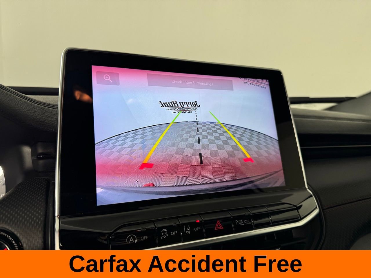 Used 2024 Jeep Compass Trailhawk image 3