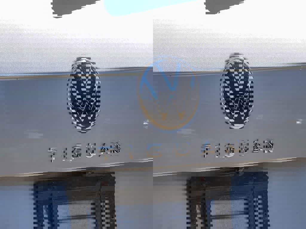 Used 2022 Volkswagen Tiguan SE R-Line image 14