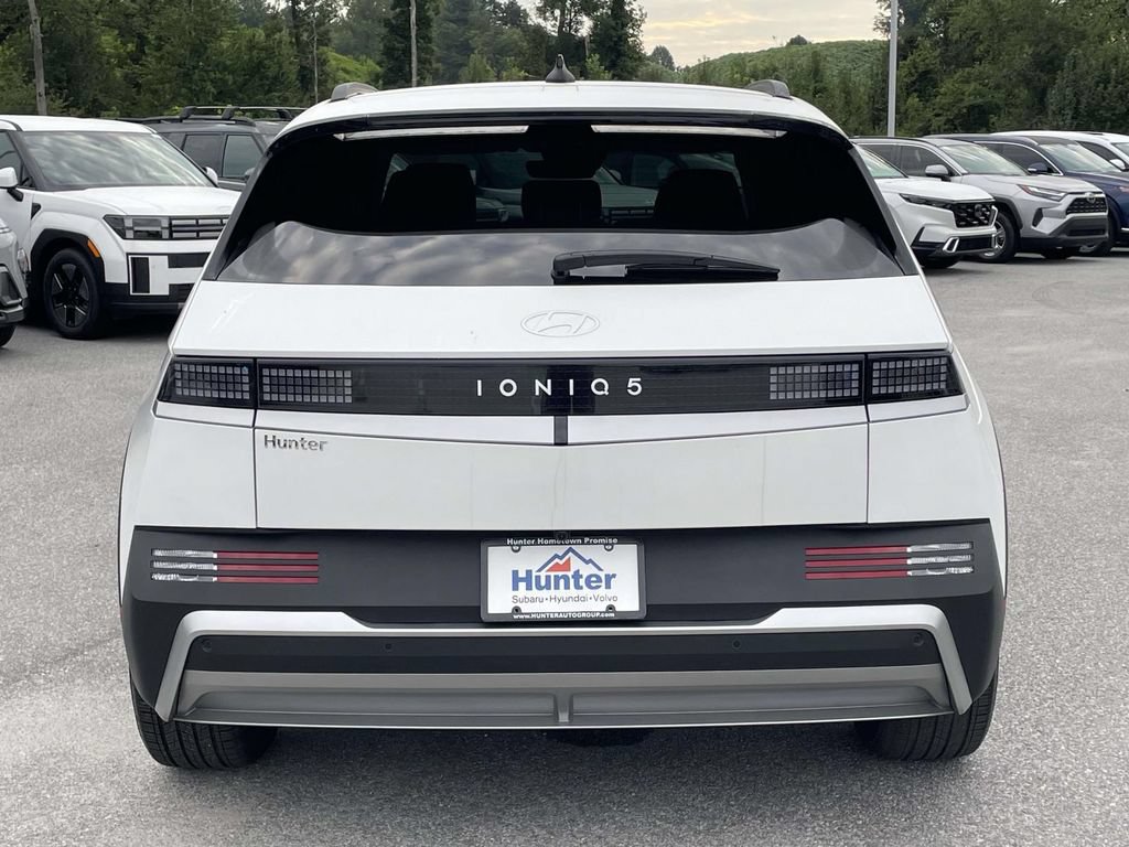 Certified 2025 Hyundai Ioniq 5 SEL RWD image 28