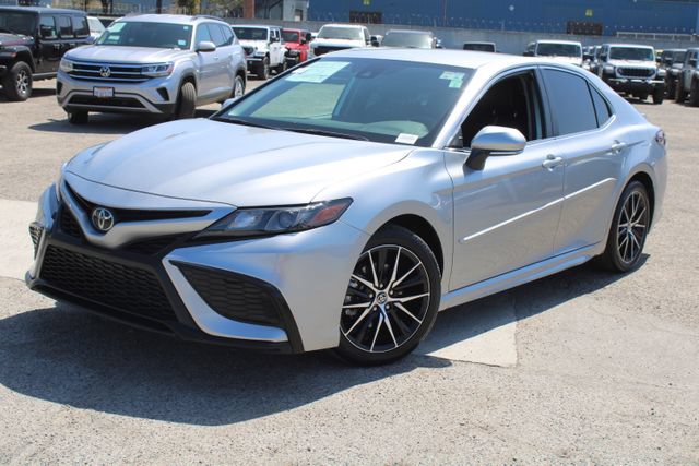 Used 2024 Toyota Camry SE FWD image 11