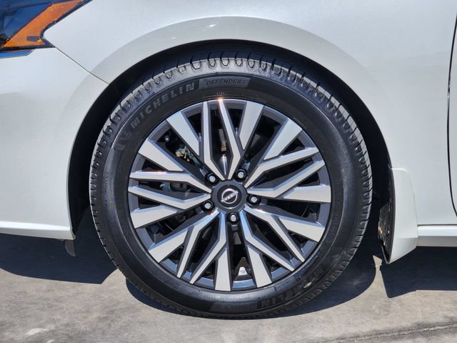 Used 2024 Nissan Altima 2.5 SV FWD image 11