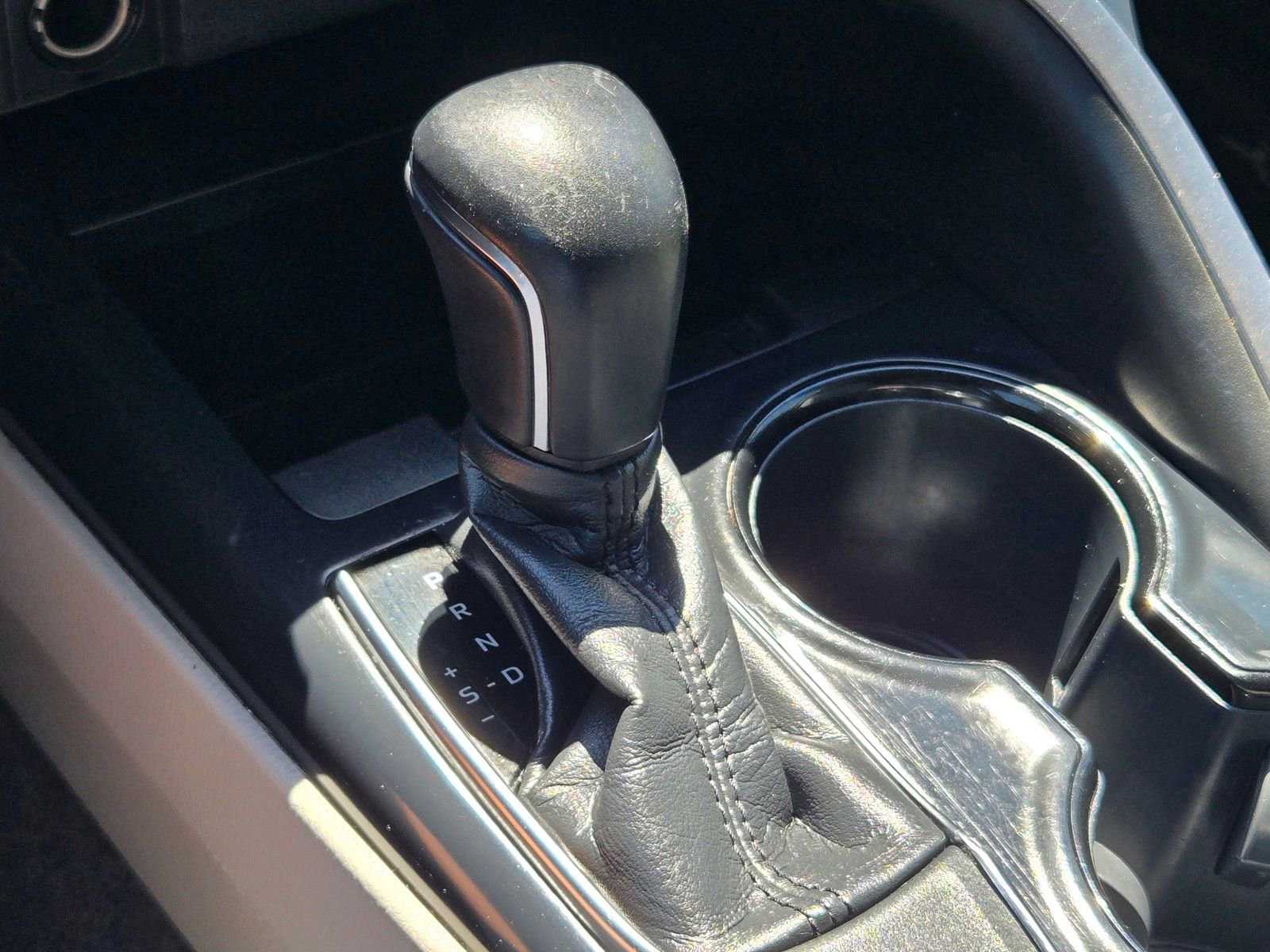 Used 2018 Toyota Camry SE w/ Moonroof Package FWD image 29