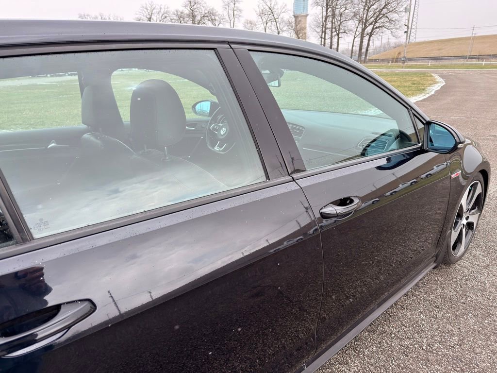 Used 2016 Volkswagen GTI SE image 8