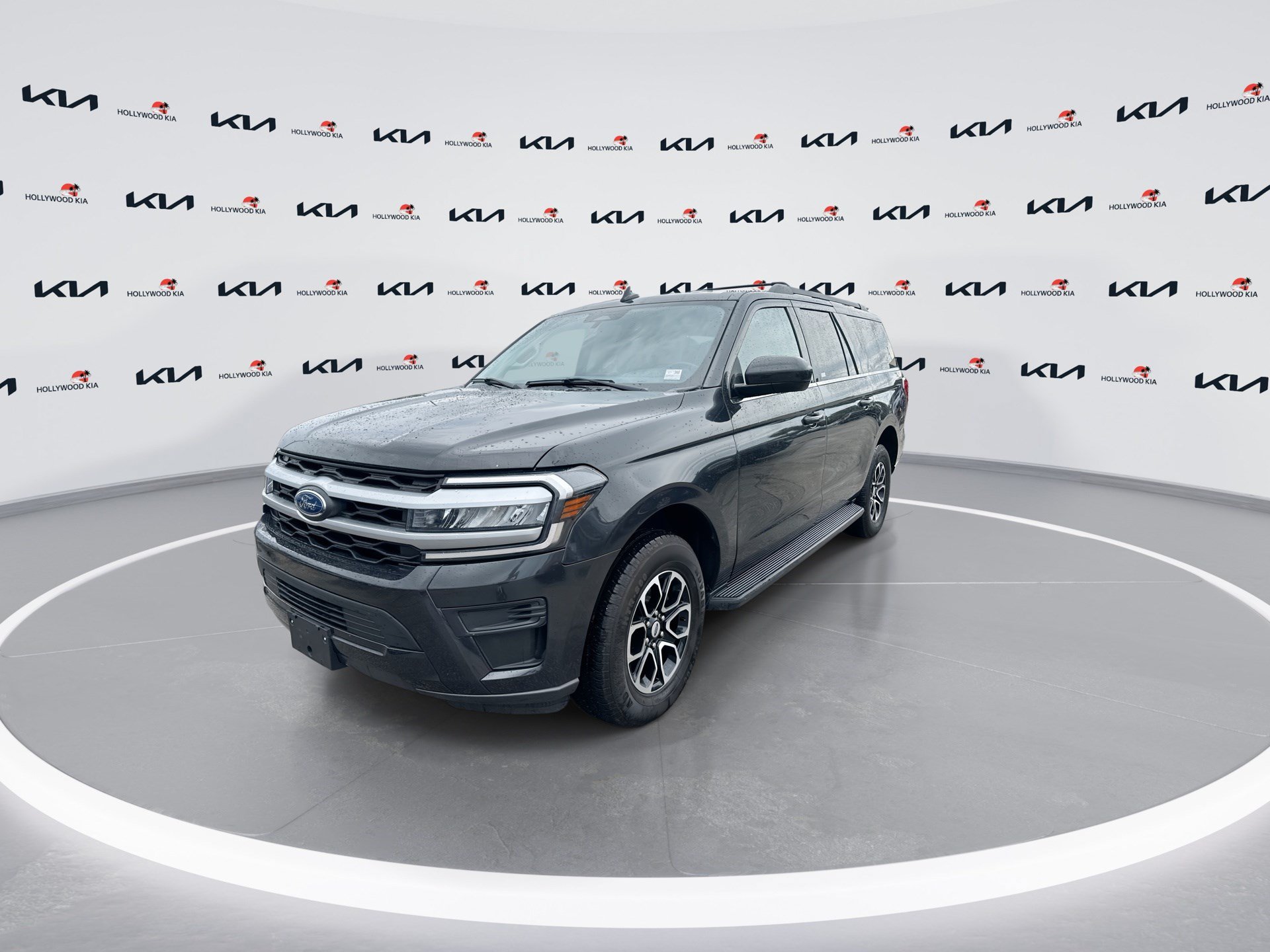 Used 2024 Ford Expedition Max XLT AWD/4WD image 4