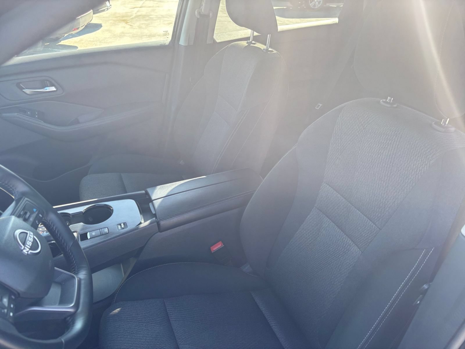 Used 2025 Nissan Rogue SV FWD image 37