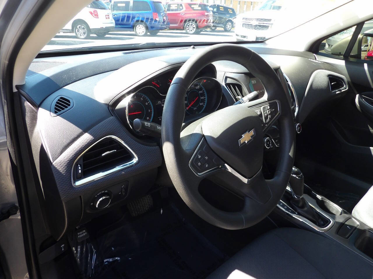 Used 2018 Chevrolet Cruze LT w/ Convenience Package image 5