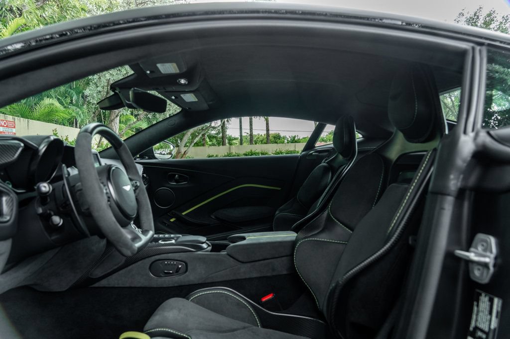 Used 2023 Aston Martin V8 Vantage Coupe RWD image 14