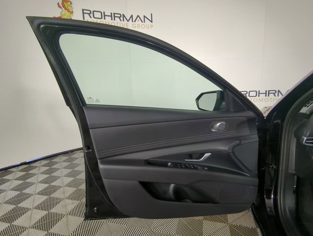 New 2026 Hyundai Elantra Limited image 17