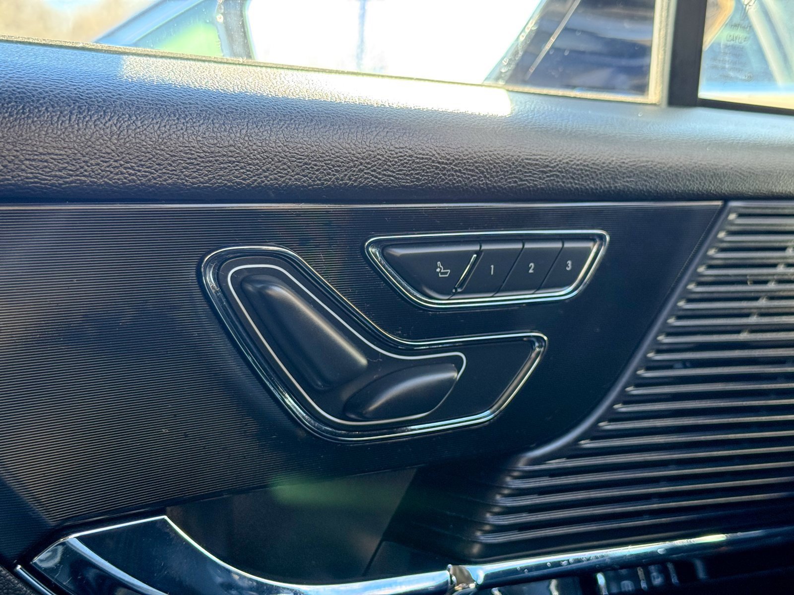 Used 2021 Lincoln Corsair AWD w/ Equipment Group 101A image 32