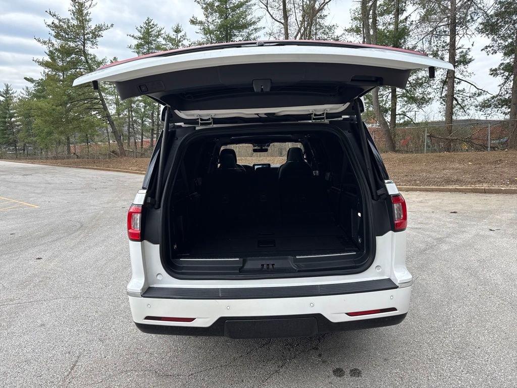 Used 2020 Lincoln Navigator L Reserve w/ Equipment Group 208A Reserve image 28