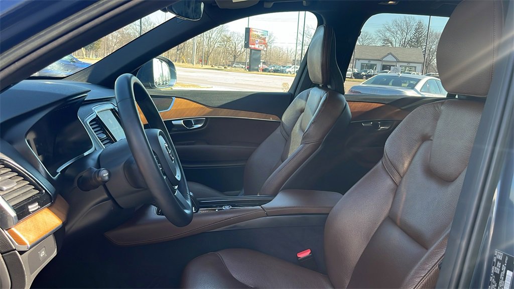 Certified 2023 Volvo XC90 B5 Plus w/ Protection Package image 12