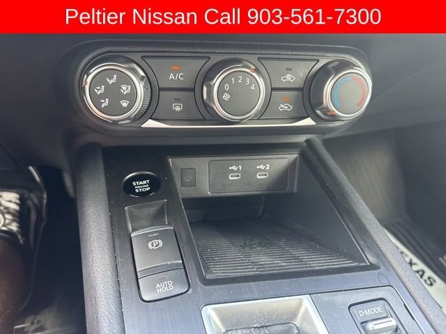 Used 2025 Nissan Kicks SV w/ Illumination Package image 16