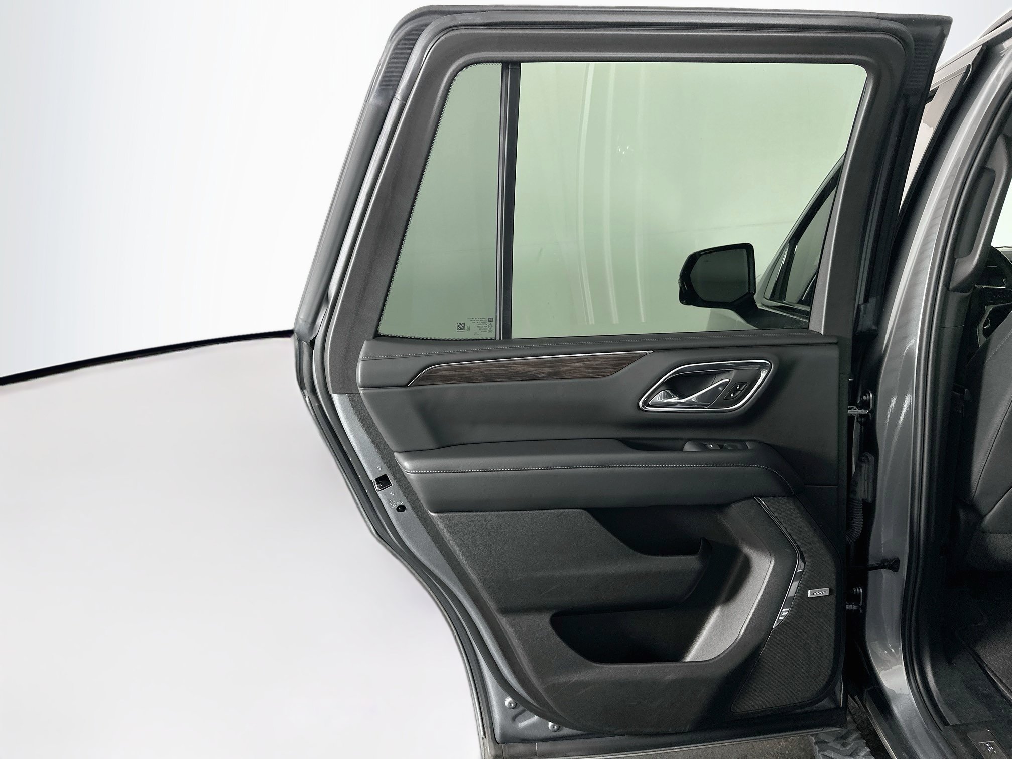 Used 2023 Chevrolet Tahoe Z71 w/ Z71 Off-Road Package AWD/4WD image 27