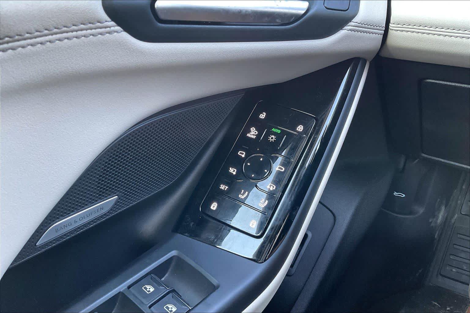 New 2025 Audi A6 e-tron Premium Plus w/ Premium Plus RWD image 32