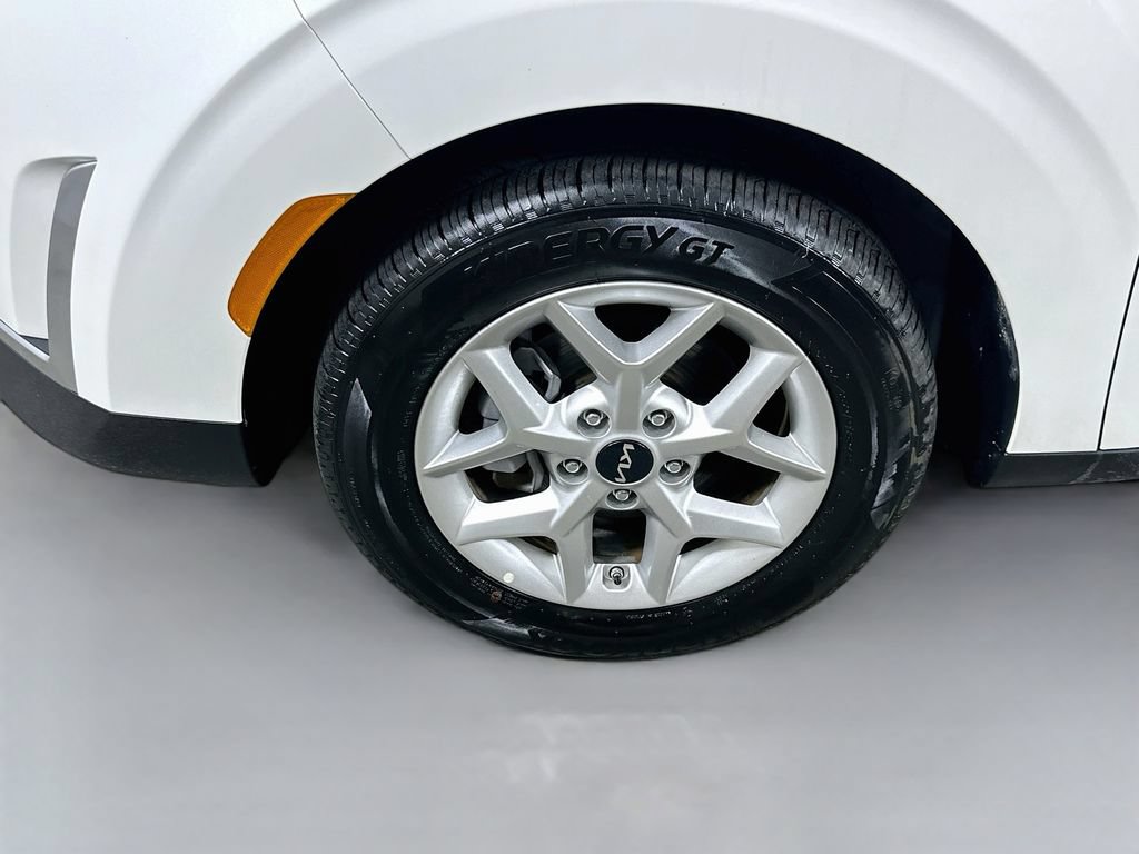 Used 2025 Kia Soul LX w/ LX Technology Package FWD image 8