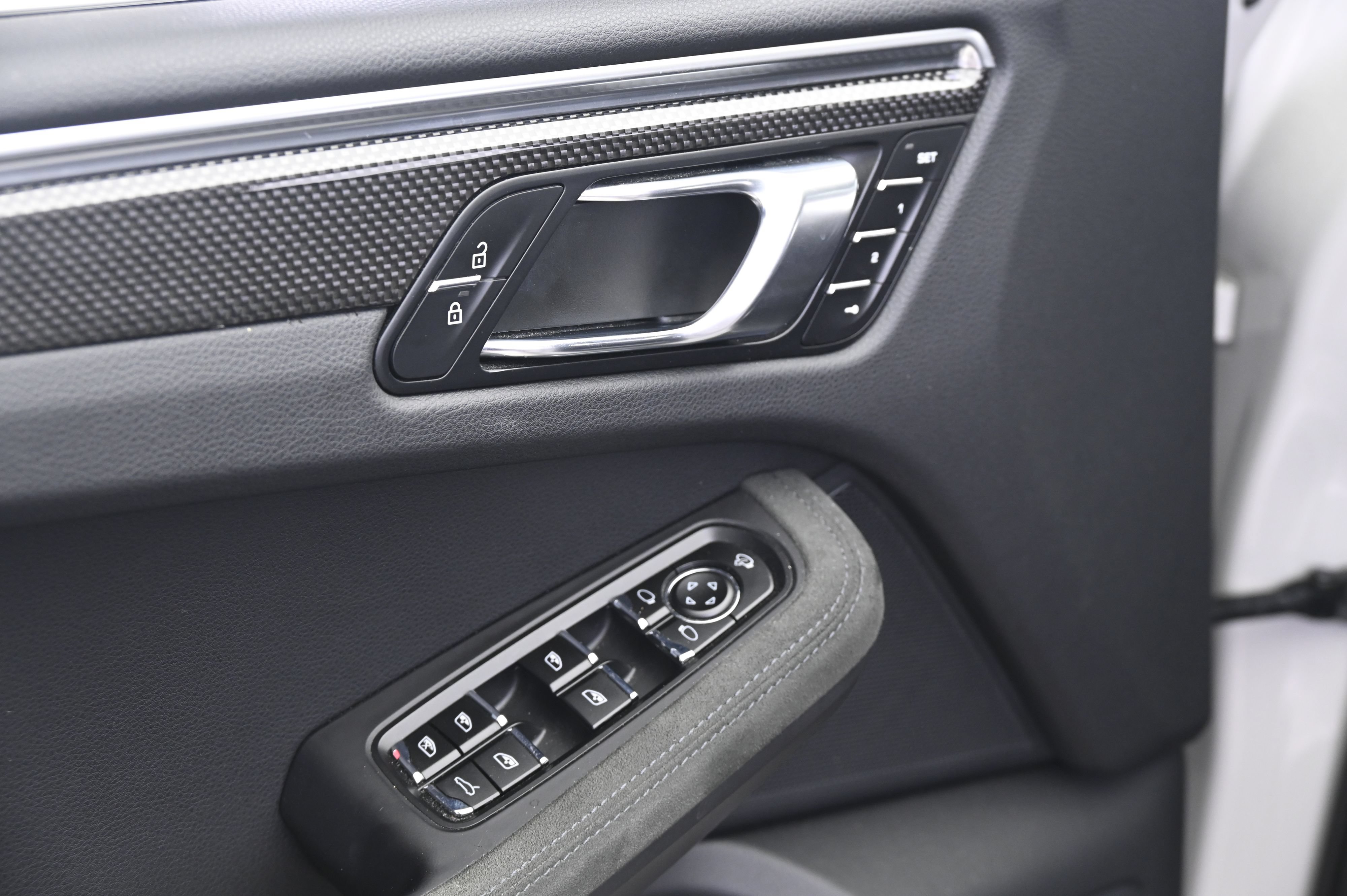 Certified 2022 Porsche Macan GTS AWD/4WD image 27