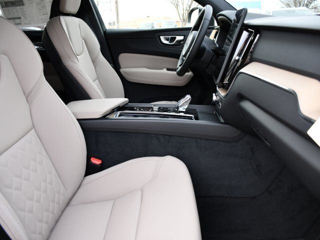 New 2026 Volvo XC60 B5 Plus w/ Protection Package Premier AWD/4WD image 29