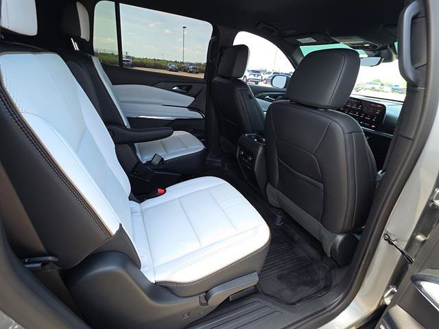 Used 2025 Chevrolet Traverse High Country w/ LPO, Floor Liner Package FWD image 16