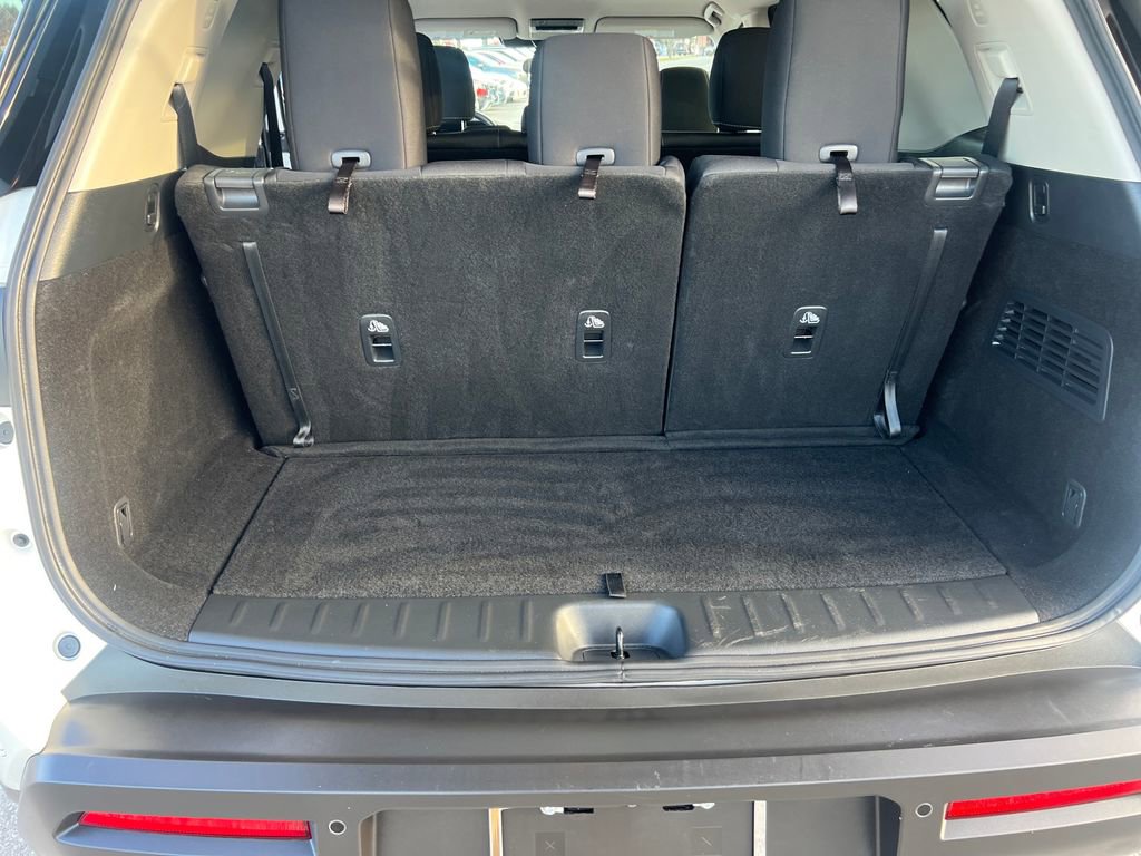 Used 2024 Nissan Pathfinder SV image 22