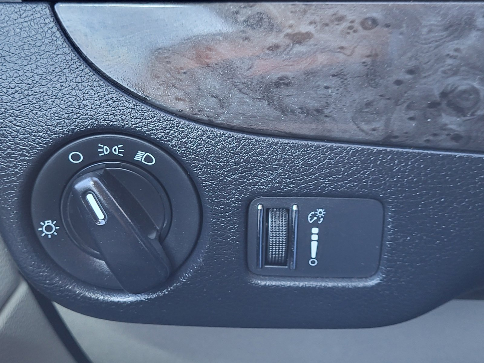 Used 2019 Dodge Grand Caravan SE w/ UConnect Hands-Free Group image 33