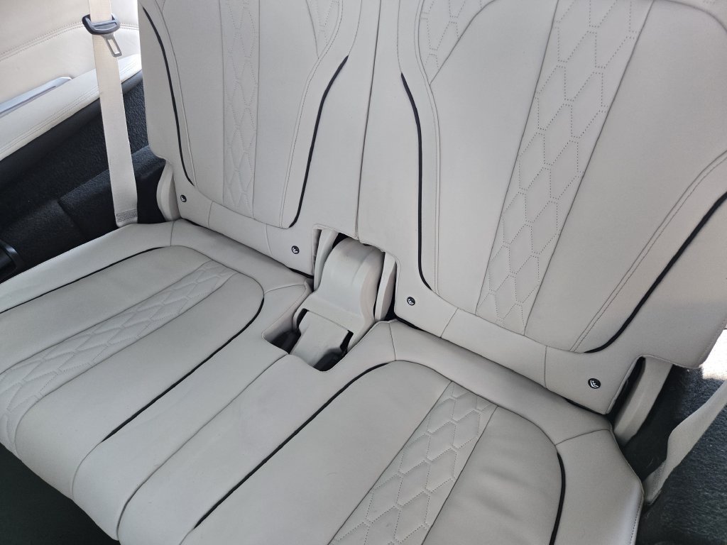 Used 2021 BMW X7 M50i AWD/4WD image 31