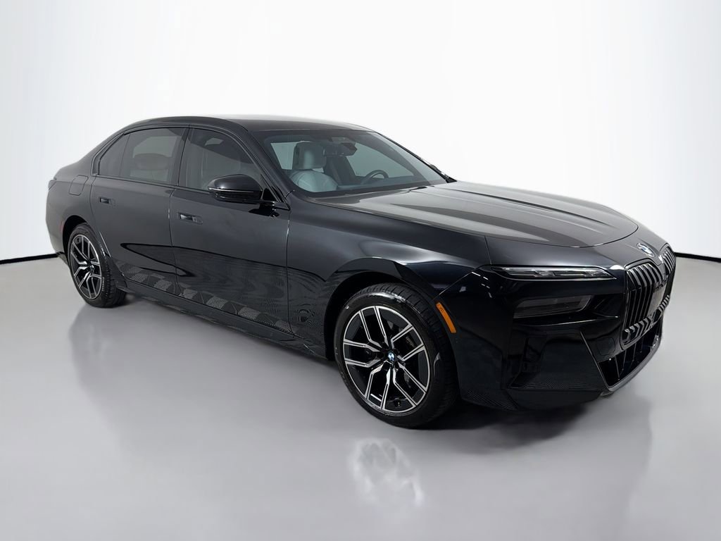 Used 2023 BMW 760i xDrive w/ Executive Package AWD/4WD image 3