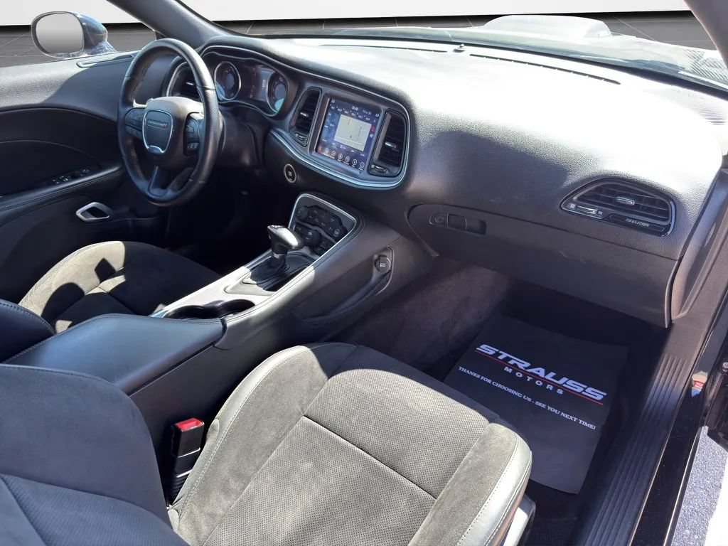 Used 2017 Dodge Challenger R/T Plus RWD image 27