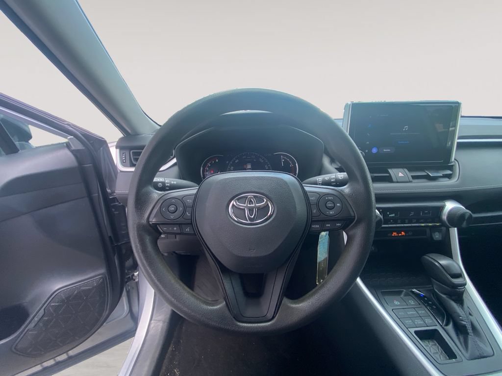 Used 2024 Toyota RAV4 LE AWD/4WD image 12