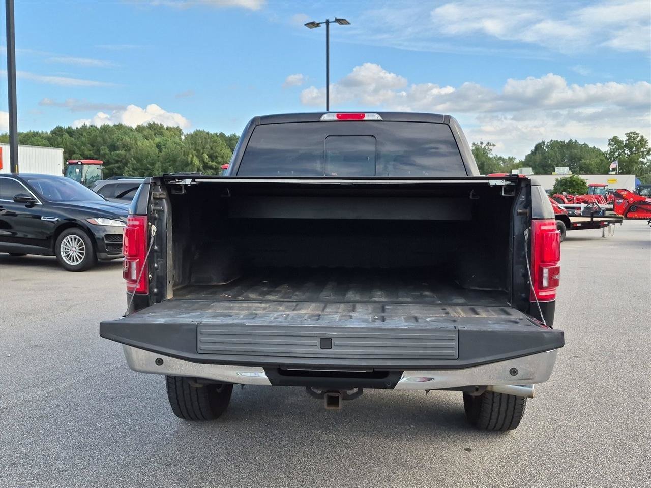 Used 2017 Ford F150 Lariat w/ Equipment Group 502A Luxury AWD/4WD image 32