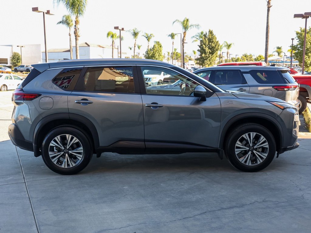 Used 2023 Nissan Rogue SV w/ SV Premium Package image 3