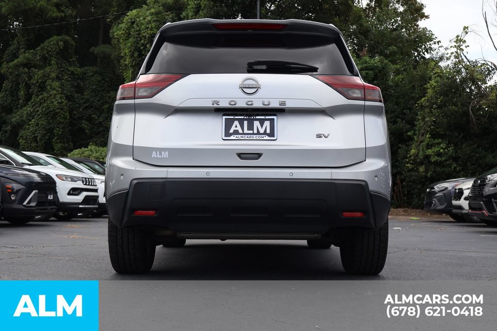 Used 2024 Nissan Rogue SV FWD image 6