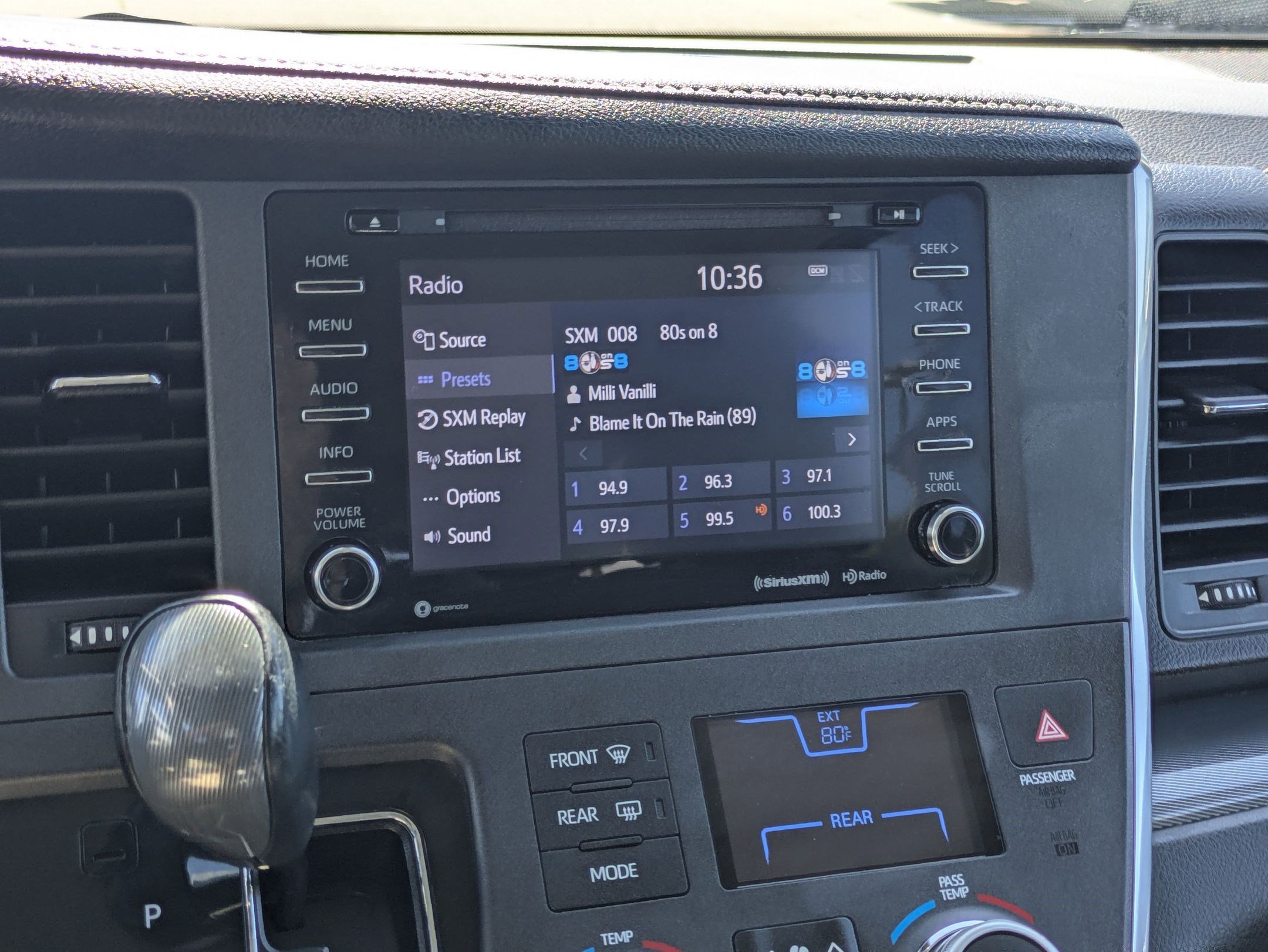 Used 2018 Toyota Sienna SE FWD image 23