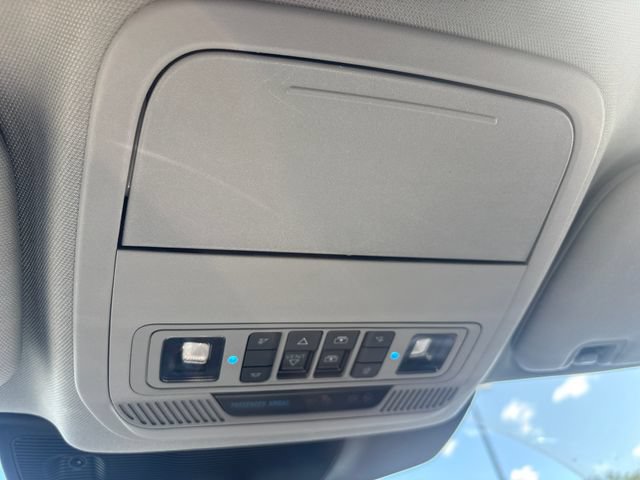 Used 2023 Ford Explorer XLT w/ Equipment Group 202A AWD/4WD image 31