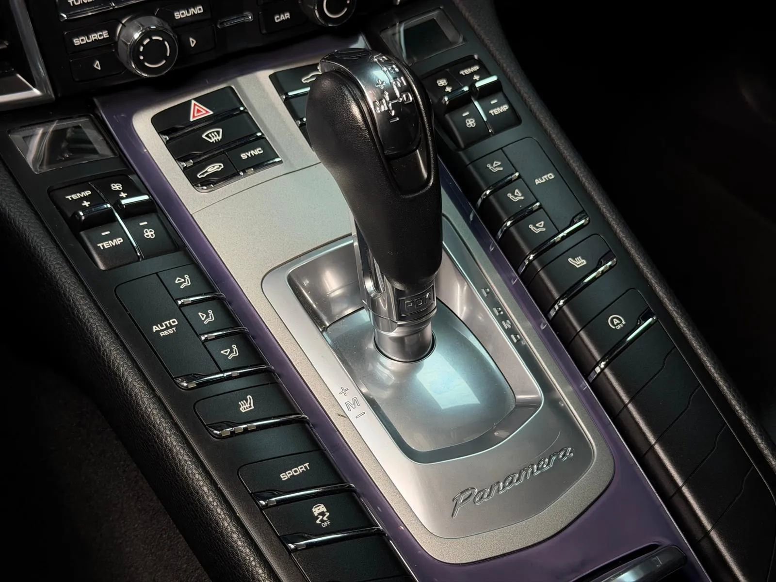 Used 2015 Porsche Panamera 4 image 39