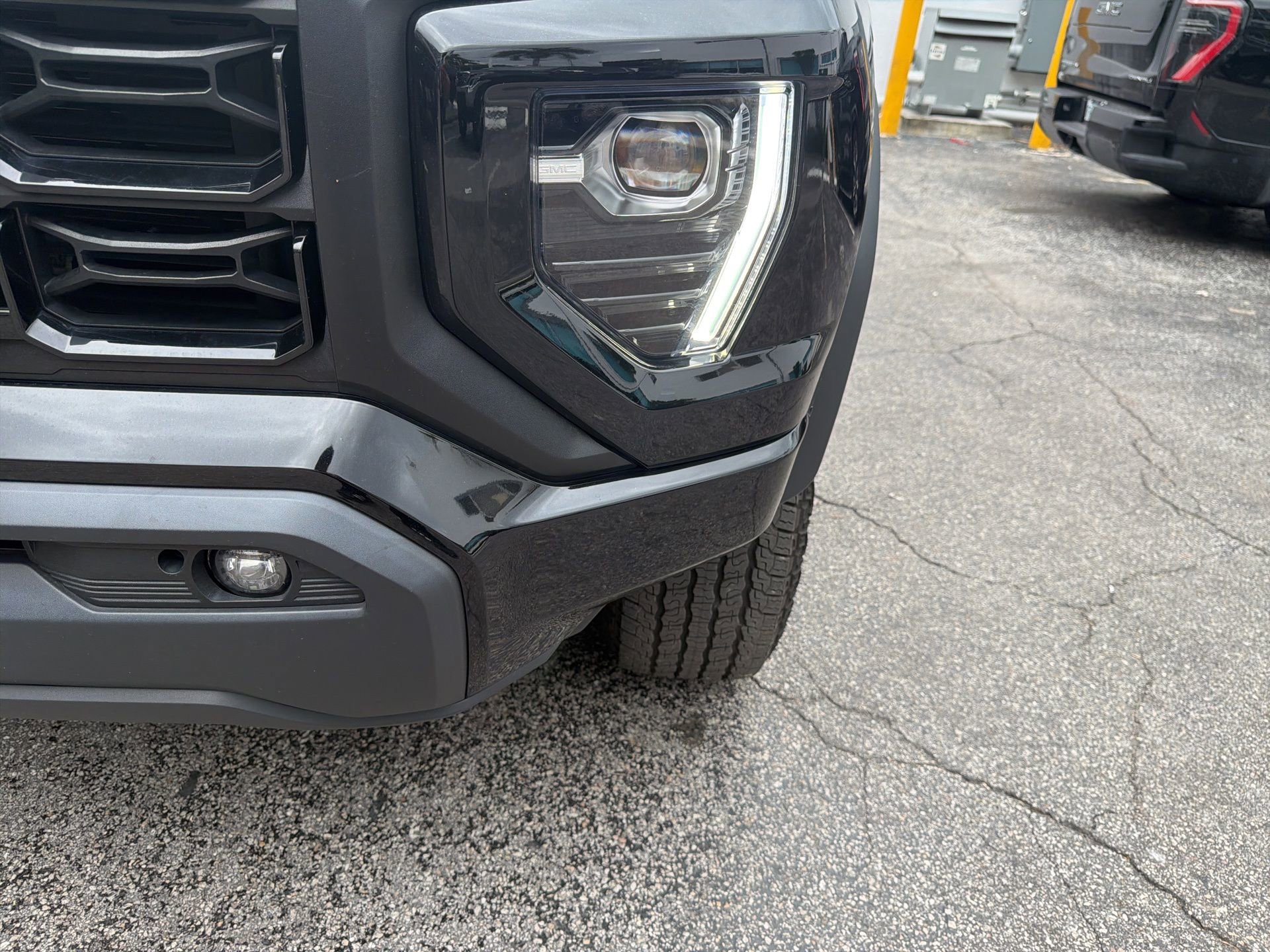 Used 2023 GMC Canyon Elevation w/ Convenience Package RWD image 8