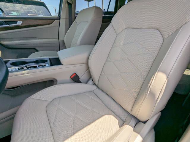 Certified 2025 Volkswagen Atlas SE FWD image 20