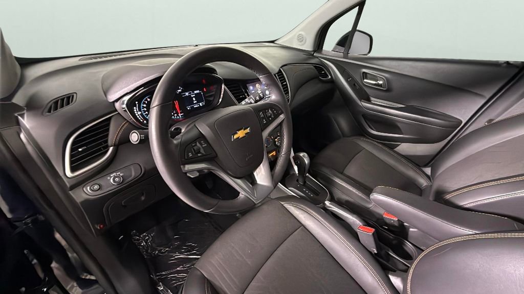 Certified 2021 Chevrolet Trax LT w/ Sport Edition image 18