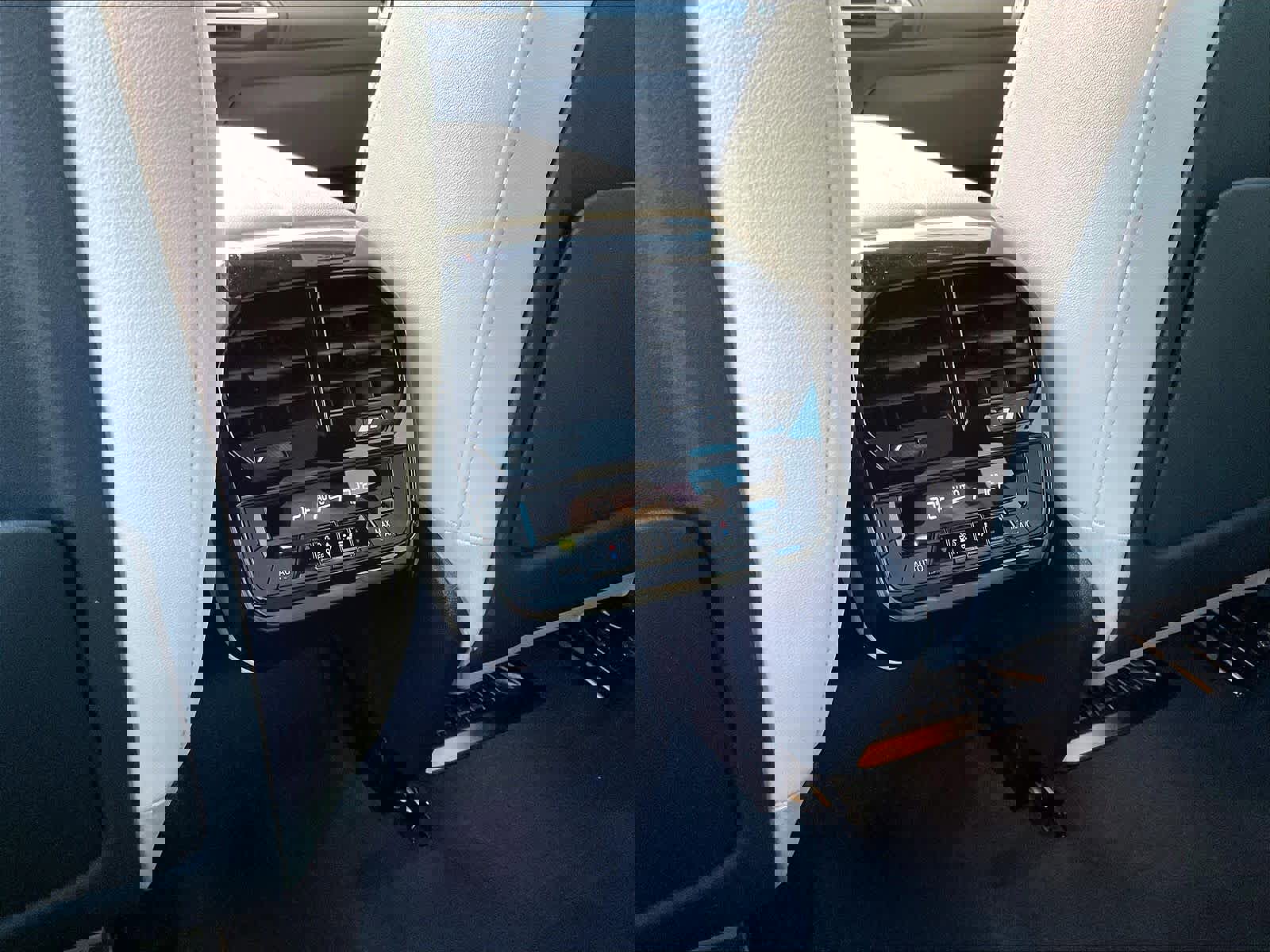 Used 2025 BMW iX xDrive50 w/ Convenience Package image 35