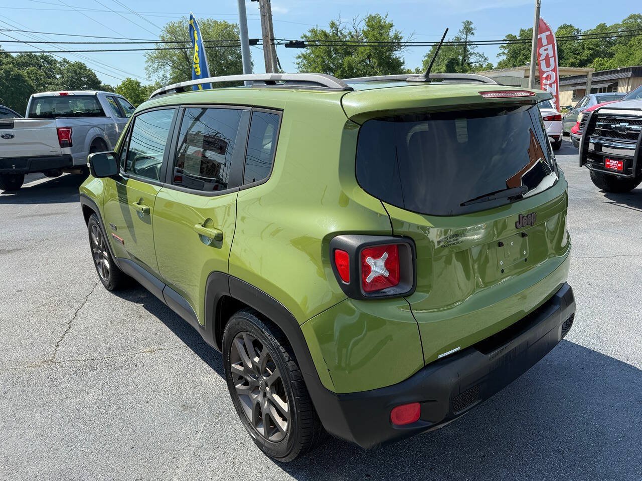 Used 2016 Jeep Renegade 75th Anniversary FWD image 6