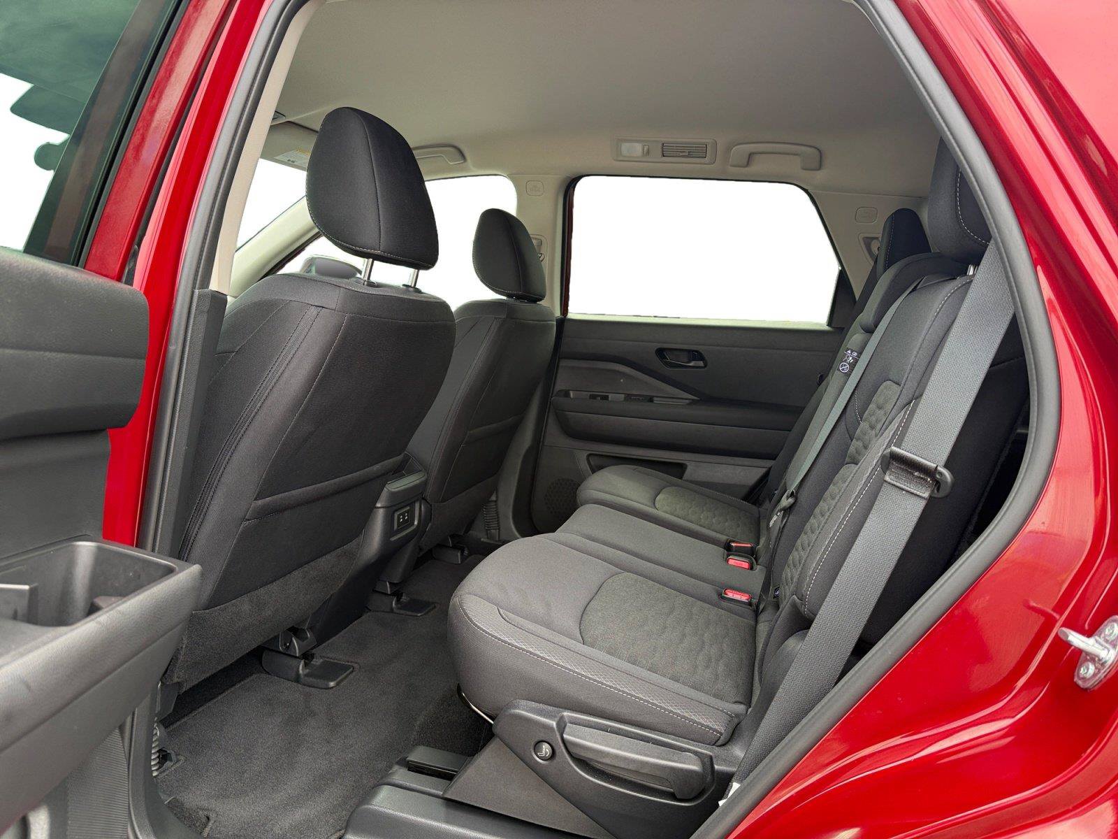 Used 2026 Nissan Pathfinder SV AWD/4WD image 19