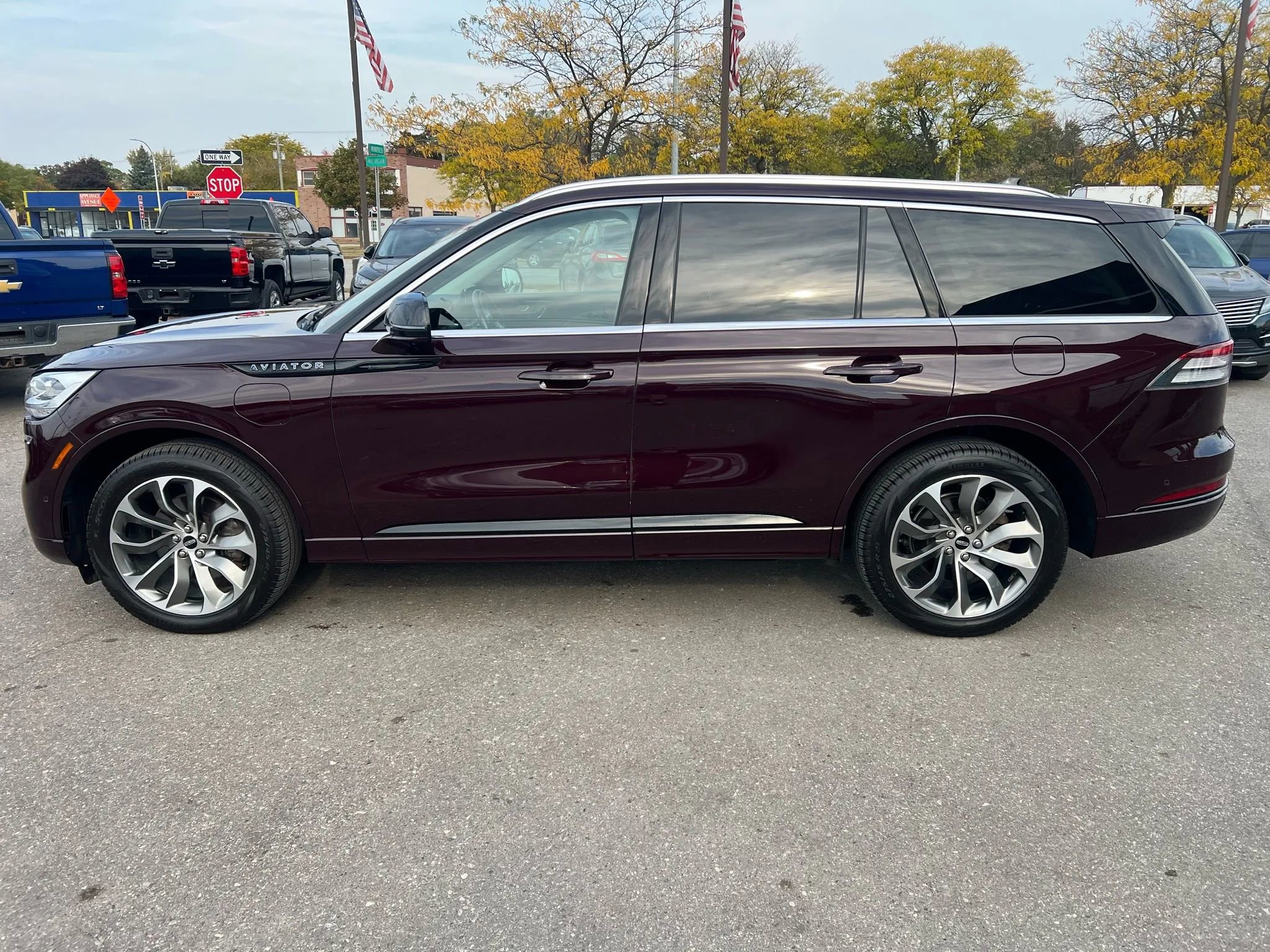 Used 2023 Lincoln Aviator Grand Touring w/ Equipment Group 301A image 2